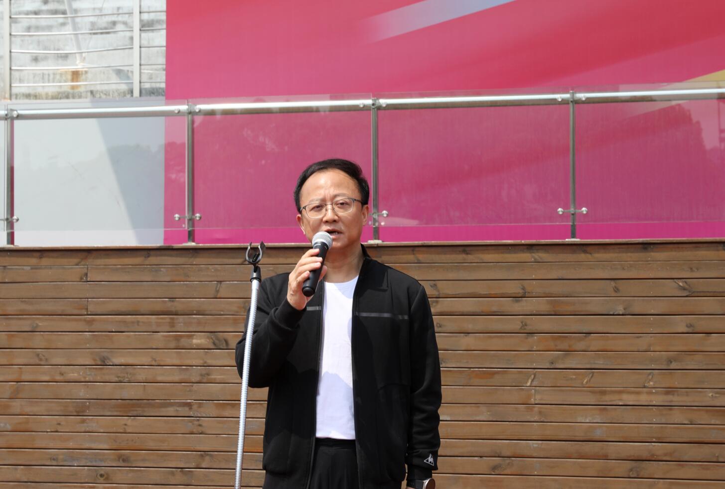 沈大明致欢迎辞